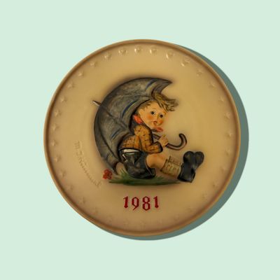 1981 M.J. Hummel Annual Collector Plate
