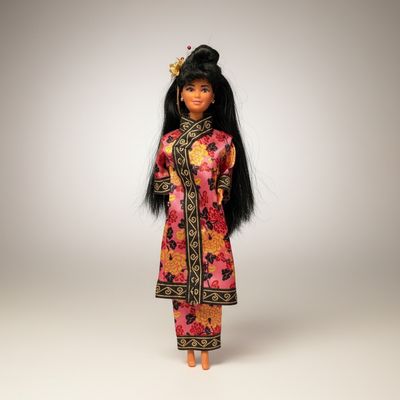 Vintage 1990s Chinese Barbie Dolls of the World Collection