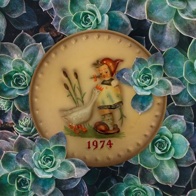 M.J. Hummel 1974 "Goose Girl" 4th Annual Collector Plate