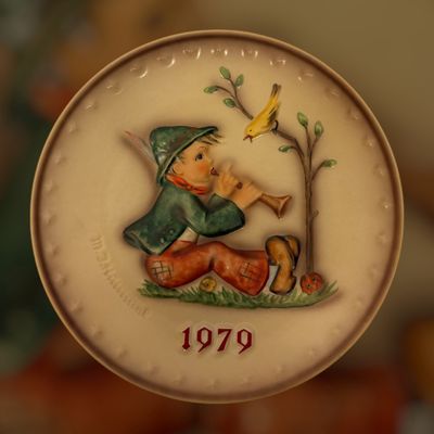 M.J. Hummel 1979 Annual Plate