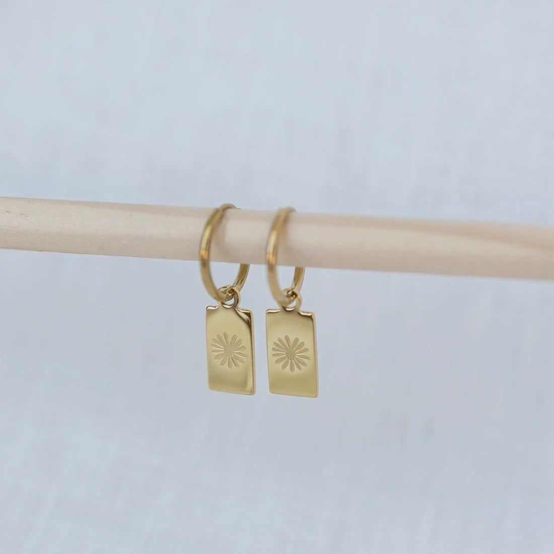 Daisy Hoop Earrings - Gold