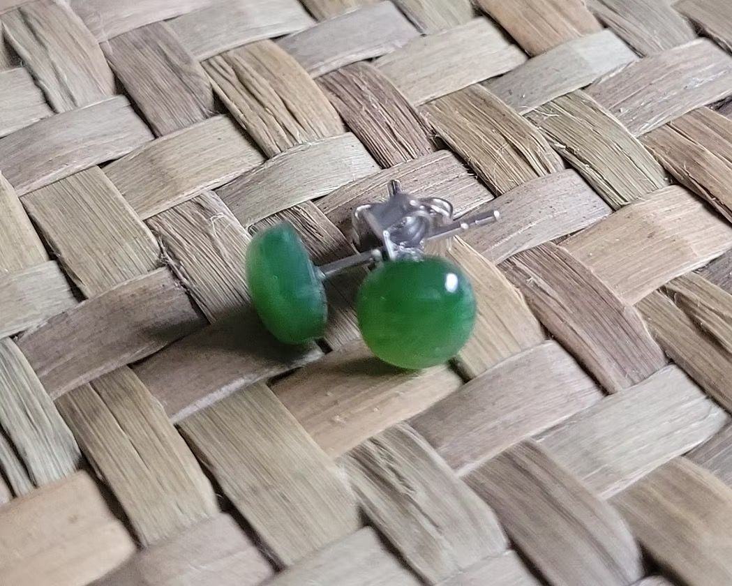 New Zealand Greenstone Button Stud Earrings 6mm
