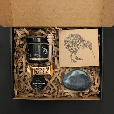 Pōhutukawa Gift Box