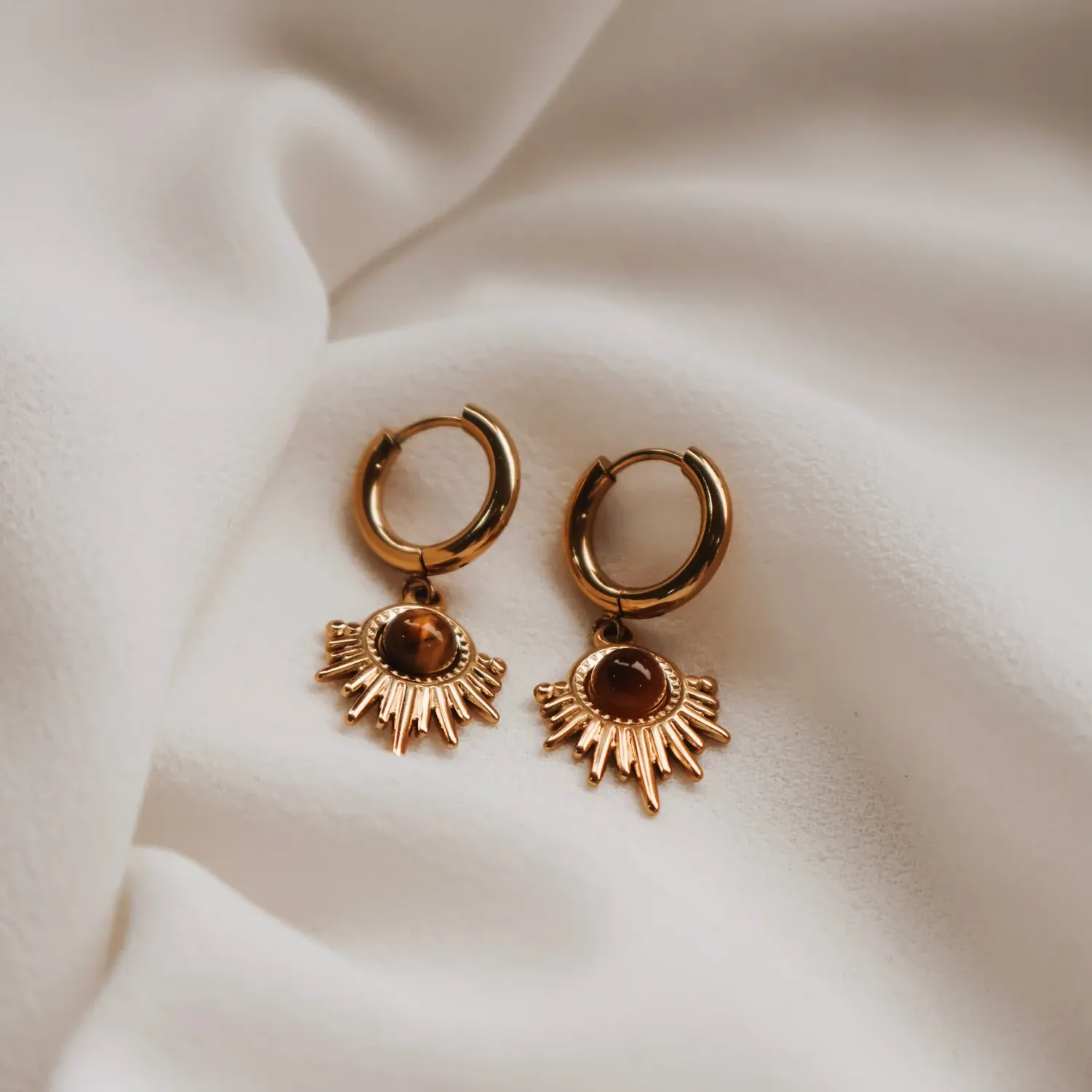 Iris Hoop - Gold