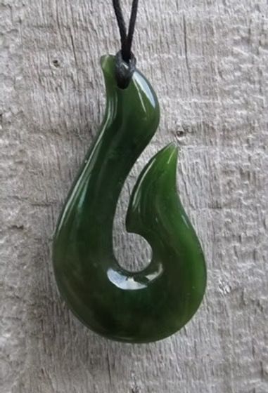 New Zealand Greenstone Hook Necklace 44mm