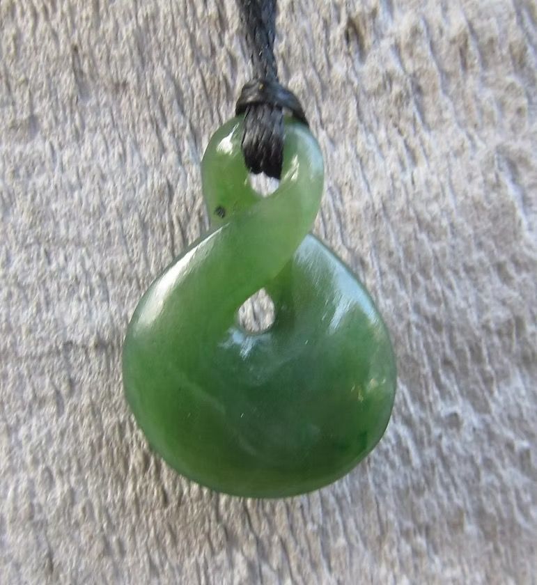 New Zealand Greenstone Single Twist Necklace 22mm