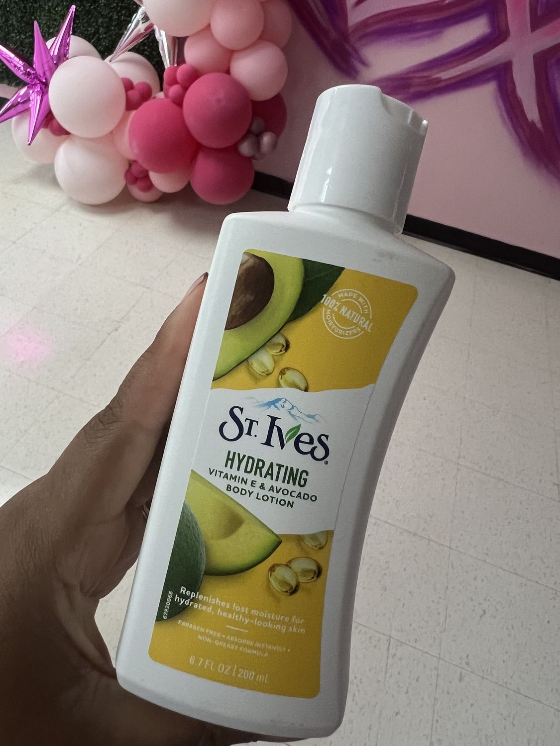 ST IVES HYDRATING LOTION
