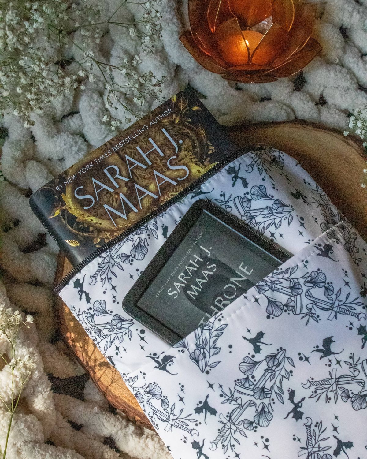 Book / Tablet Sleeve | Ivory Swords