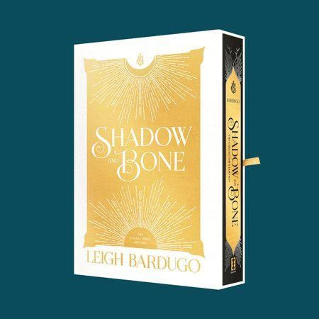 Shadow and Bone: The Collector&#39;s Edition by Leighugo