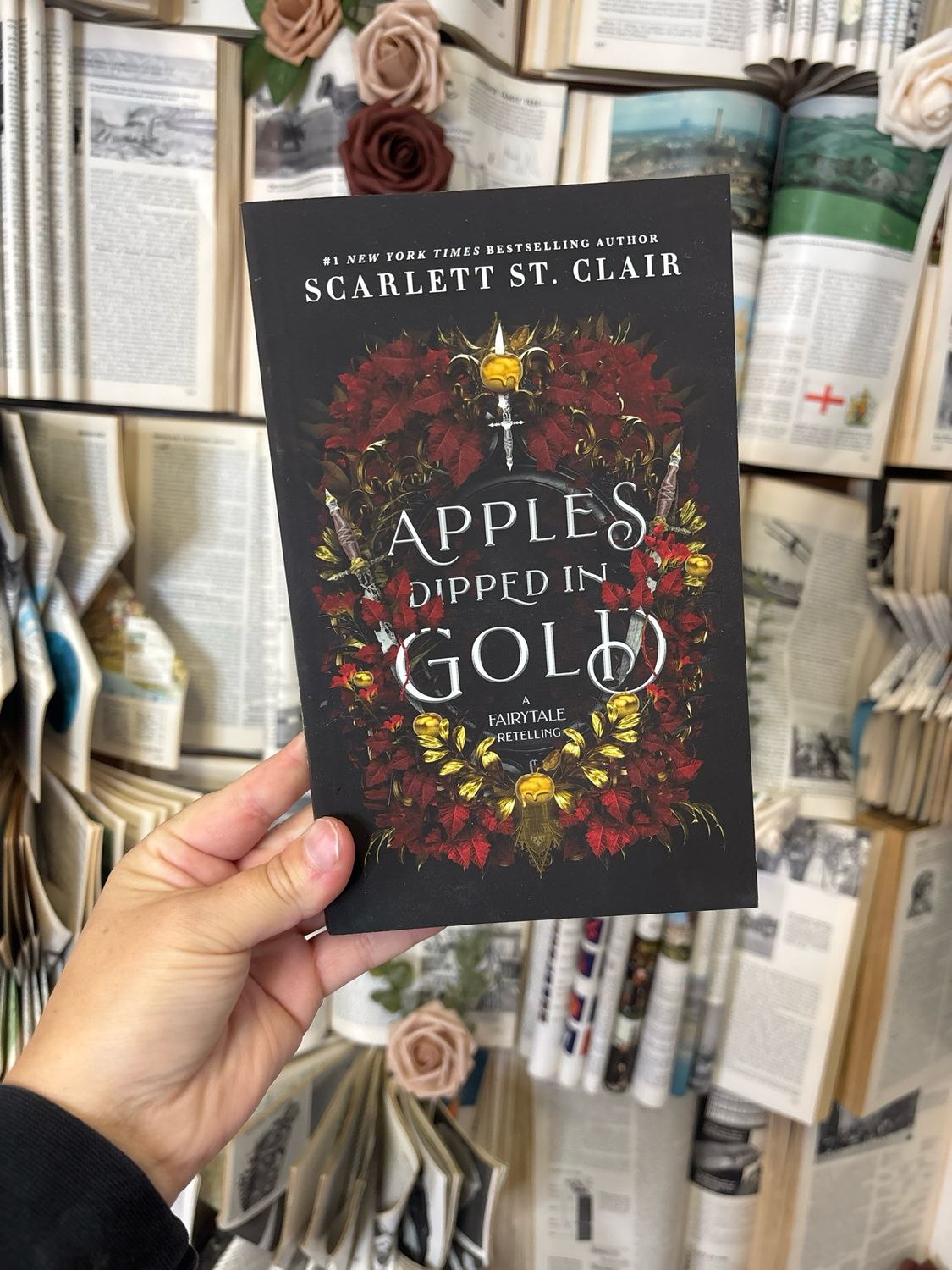 Apples Dipped in Gold - (Fairy Tale Retelling) by Scarlett St Clair (Paperback)