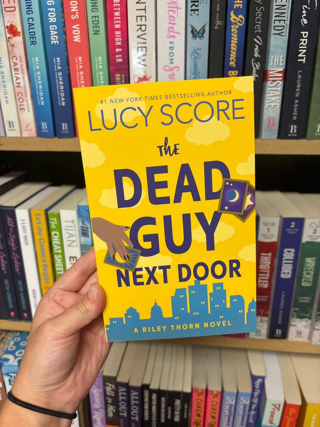 The Dead Guy Next Door : A Riley Thorn Novel