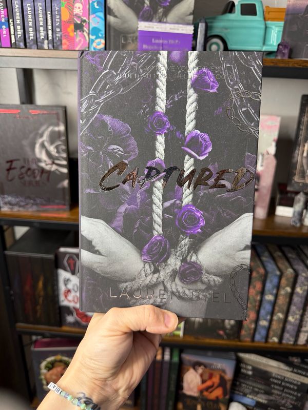 Captured &amp; Never Let Go SE Omnibus (signed) Lauren Biel