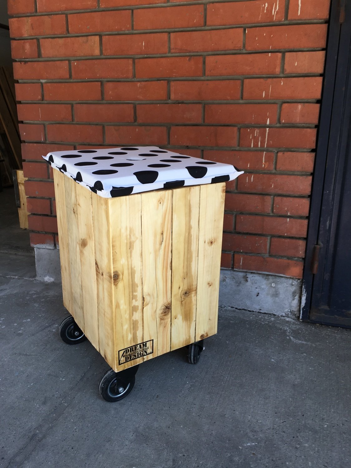 Shtek Cube