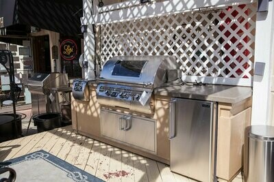 Grills & Pizza Ovens