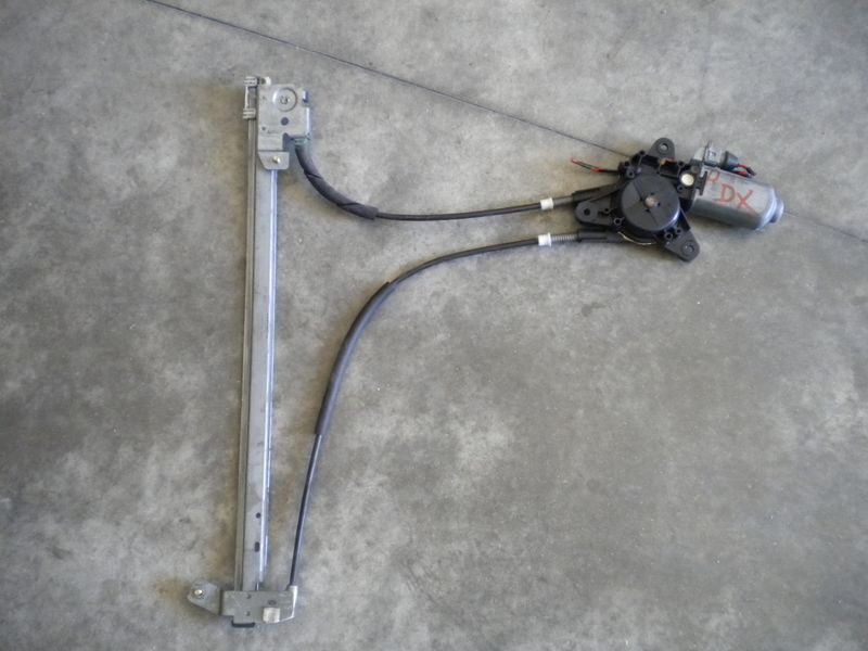 Alzavetro elettrico posteriore destro per Fiat Ulysse del 1996, usato.