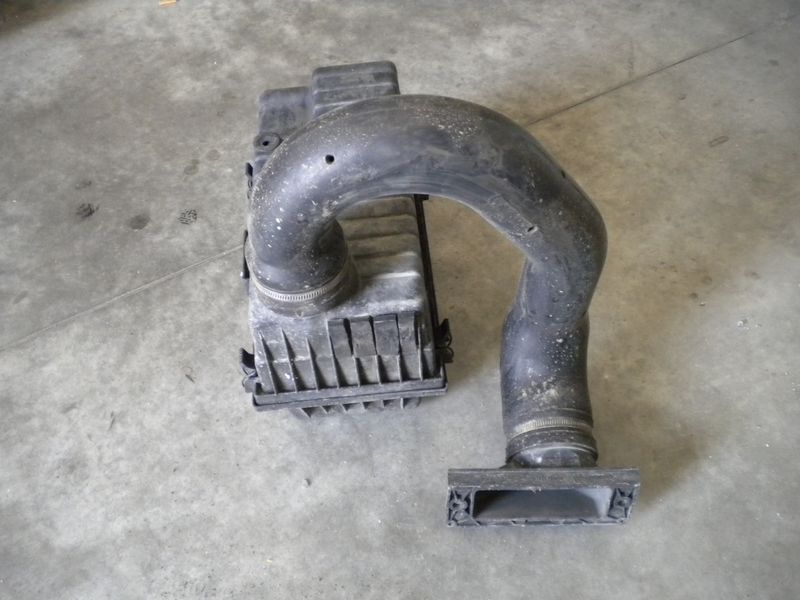 Scatola filtro aria Fiat Ulysse 2100 td del 1996. Usata.