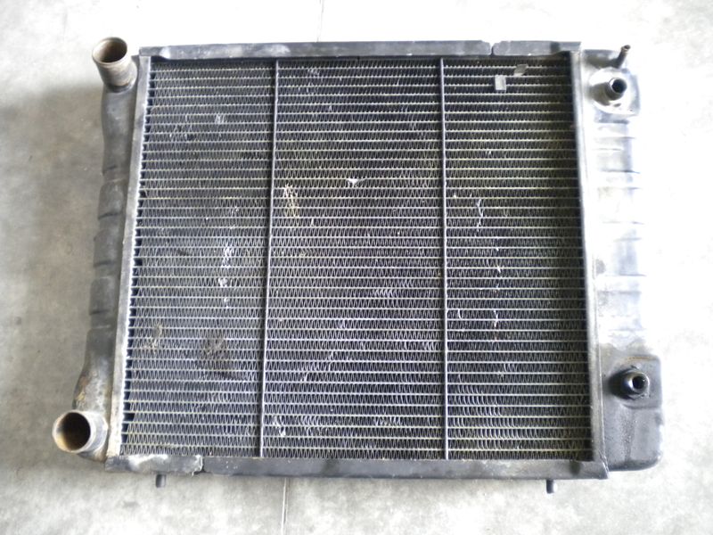 Radiatore raffreddamento motore Land Rover Discovery 2500 TD. Usato.
