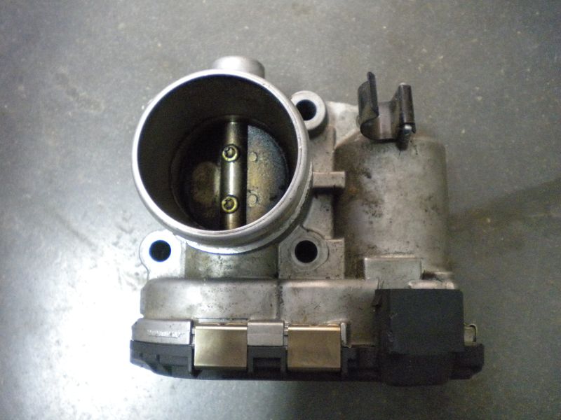 Corpo farfallato Bosch 0280750042 per Fiat Punto serie 188 1.200 16 valvole, usato.