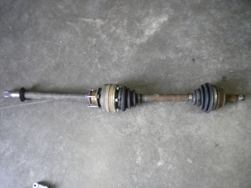 Semiasse destro completo per Fiat Punto (188) 1900 JTD, usato.