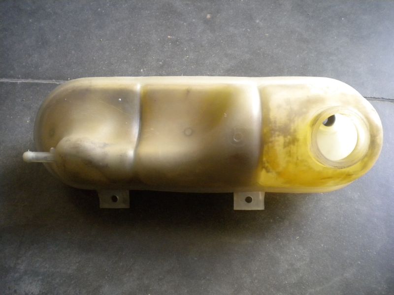 Vaschetta liquido raffreddamento radiatore per Fiat Punto 75 (176) 1.200 cc, usata.