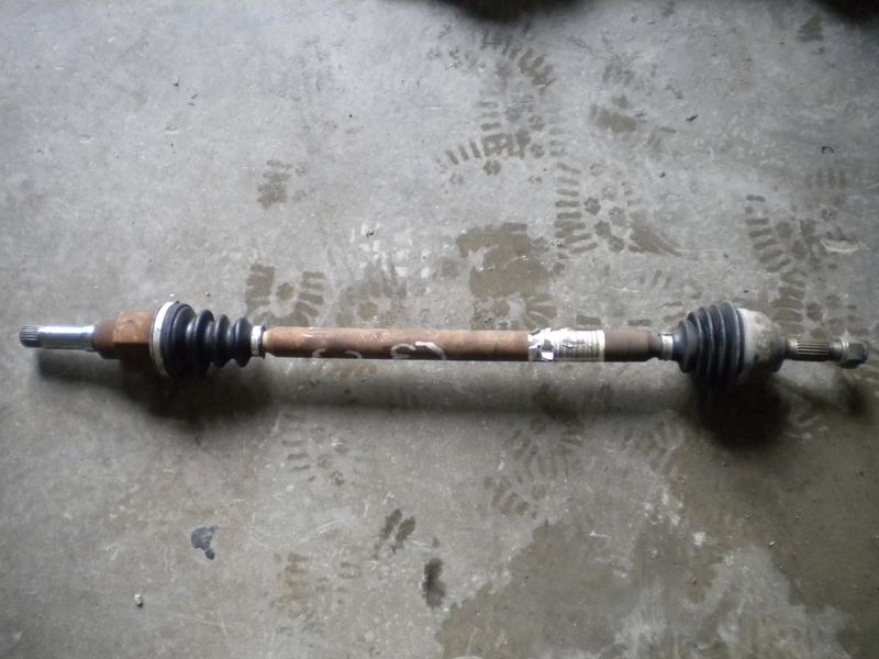Semiasse destro per Citroen C3 1100 del 2005 usato.