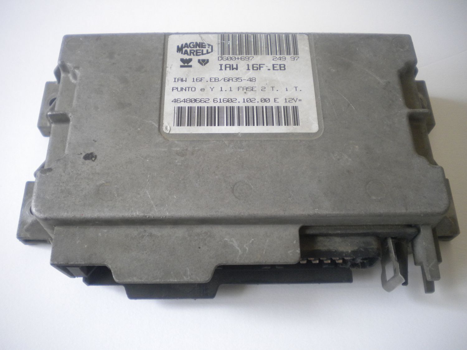 Centralina motore IAW 16F.EB per Fiat Punto e Lancia Y 1.100 cc, usata. Centralina motore IAW 16F.EB per Fiat Punto e Lancia Y 1.100 cc, usata.