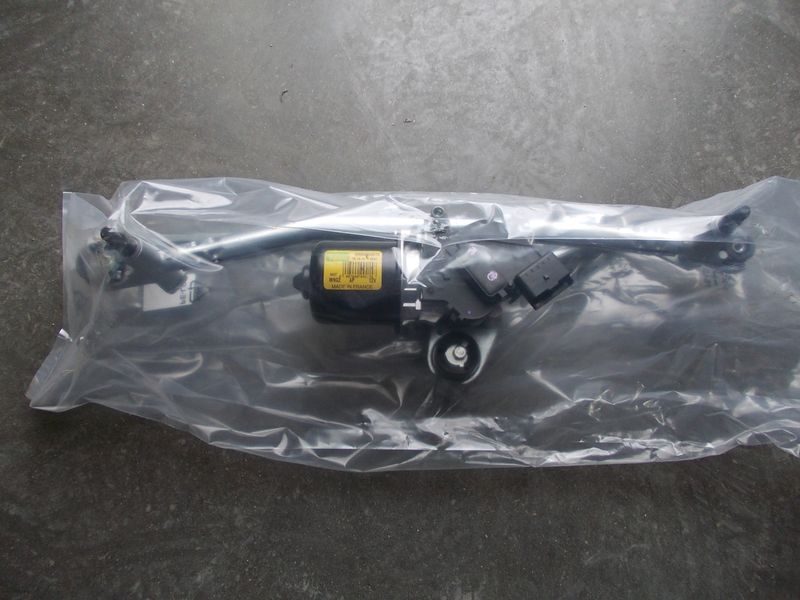 Motorino tergicristallo anteriore Citroen C3, codice W000009215, nuovo.