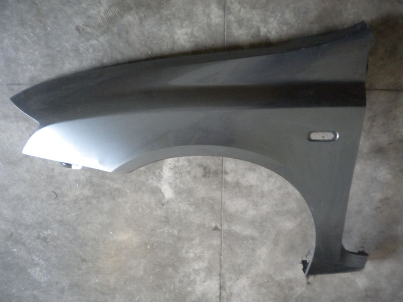 Parafango anteriore sinistro Fiat Stilo usato.
