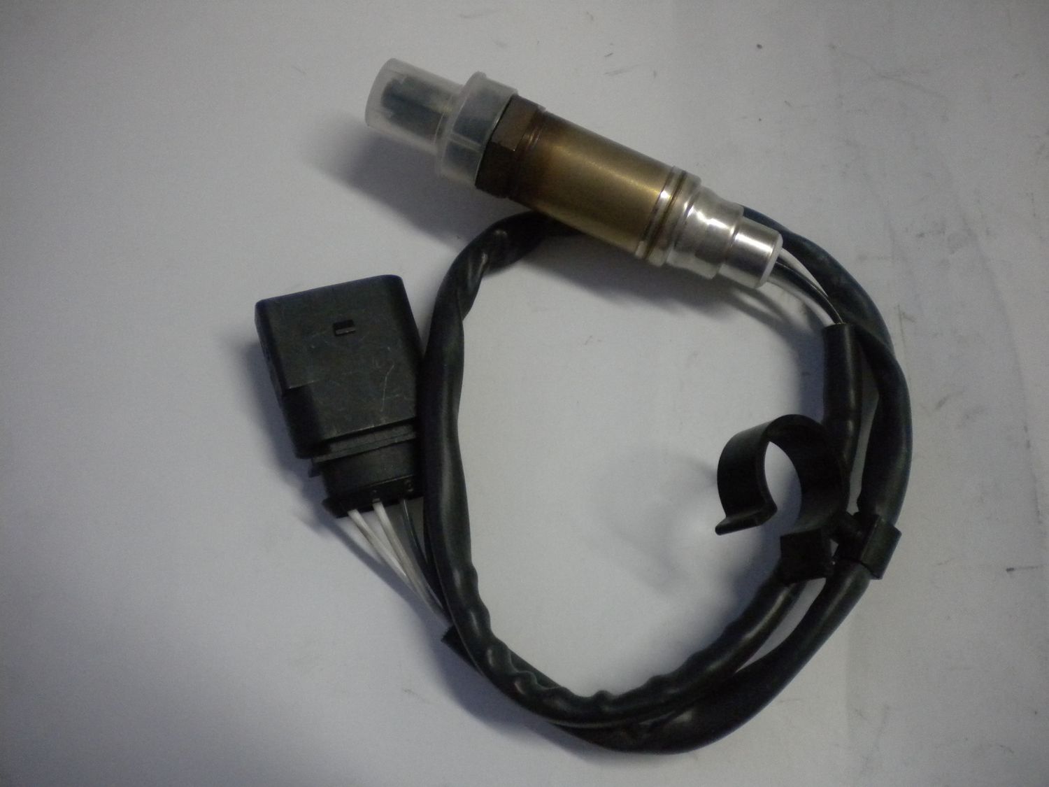 Sonda lambda Bosch 0258005143 per VolksWagen GOLF IV 1.6 74 kw, nuova. Sonda lambda Bosch 0258005143 per VolksWagen GOLF IV 1.6 74 kw, nuova.