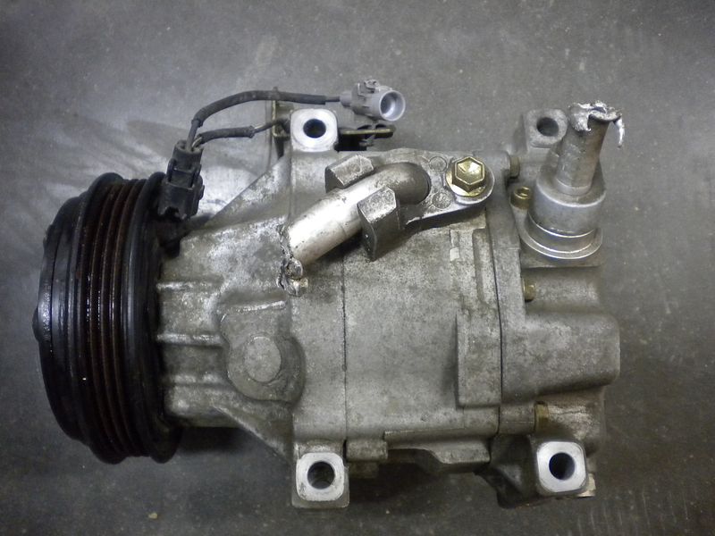 Compressore aria condizionata Denso SCS06C 447220-6253 per Toyota Yaris 1.000 cc, usato.