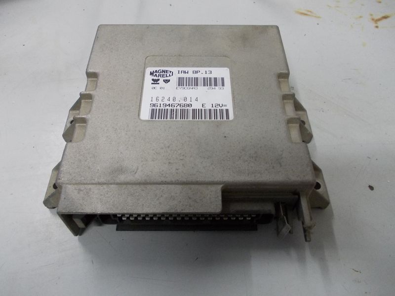 Centralina motore IAW 8P.13 per Citroen Xantia 1.6 8 valvole dal 1993 al 1998 usata.