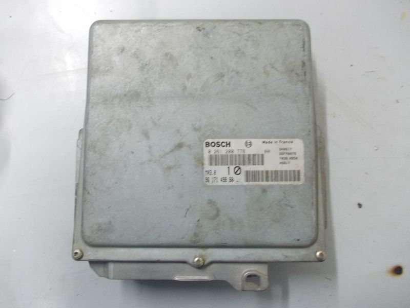 Centralina motore Bosch 0261200778 - MA3.0 10 per Peugeot e Citroen, usata.