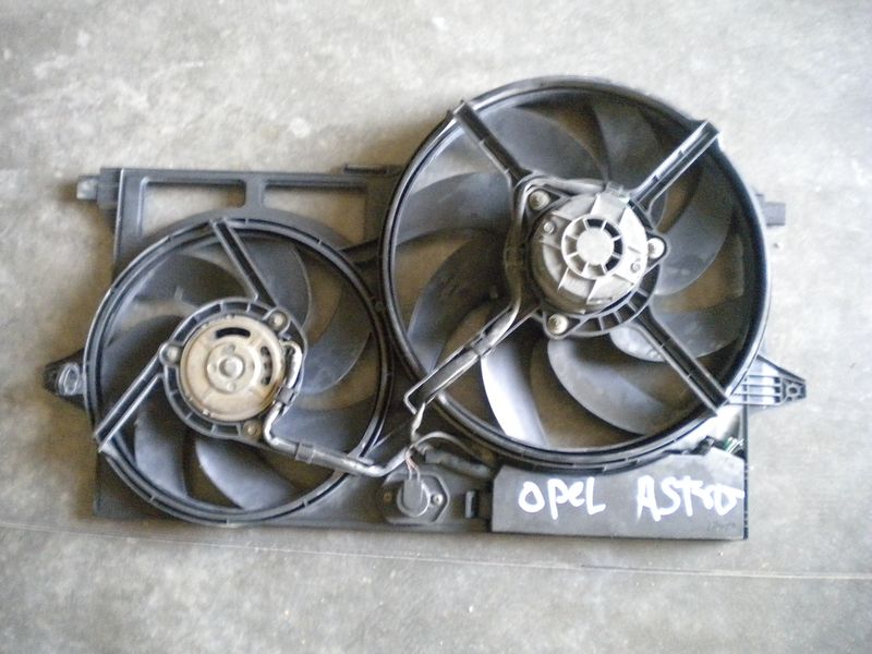 Gruppo ventole raffreddamento motore per Opel Astra del 1998, usato.