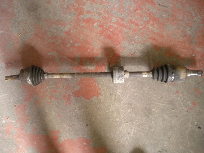 Semiasse destro per Fiat Punto (188) 1200 del 2001 usato.