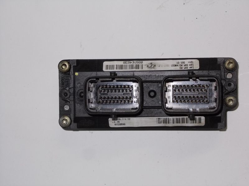 Centralina motore IAW 59F.M3 HW003 per Fiat Punto 188 1200 cc 8V usata.