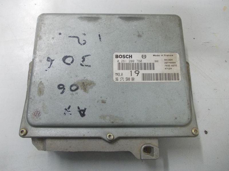Centralina motore bosch 0261200780 - MA3.0 - 19 per Peugeot 106 1.0i e Citroen AX 1.0i, usata.