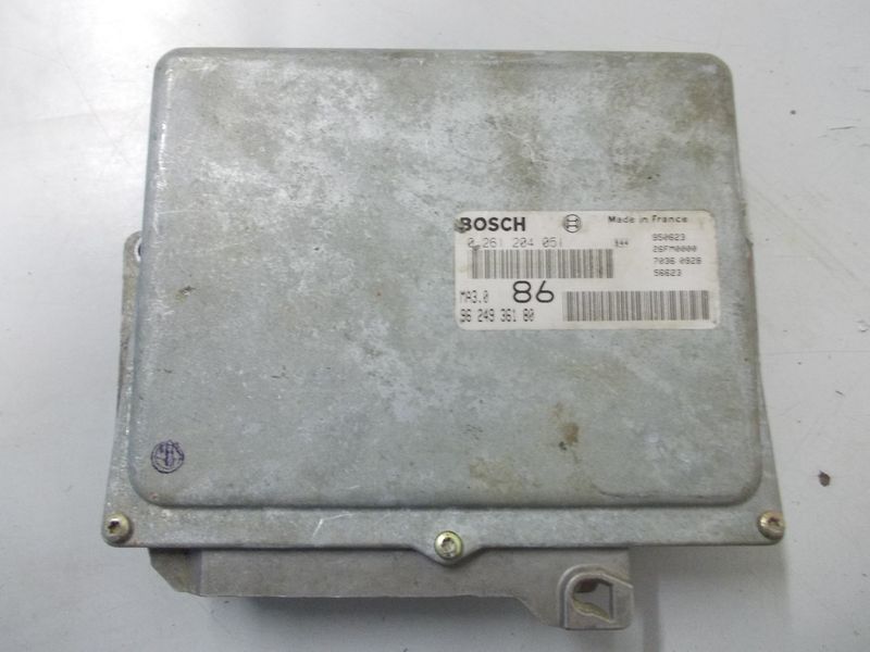 Centralina motore bosch 0261204051 - MA3.0 - 86 Peugeot 106 1.0i e Citroen AX 1.0i, usata.