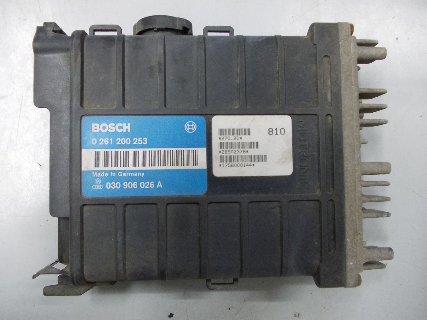 Centralina motore Bosch 0261200253 per Volkswagen POLO 1,0 1990-91 ECU codice VW 030906026A usata.