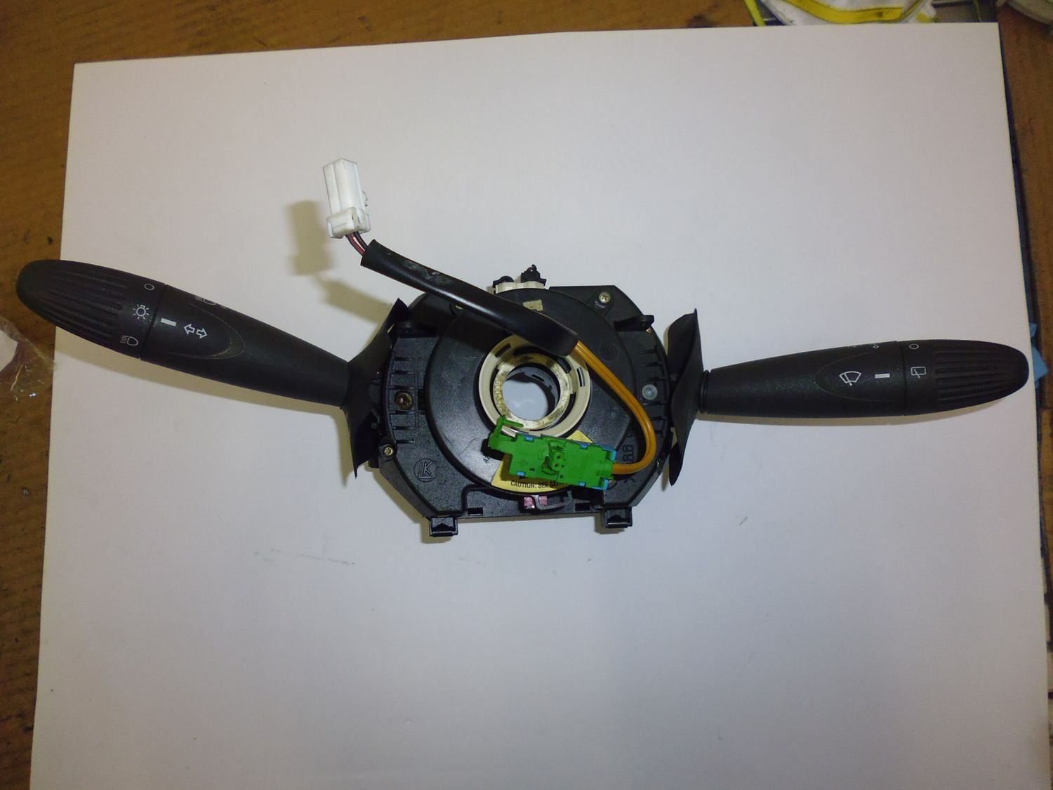 Devioluci con contatto spiralato per Fiat Punto 188 e 188 Restyling usato in buono stato.