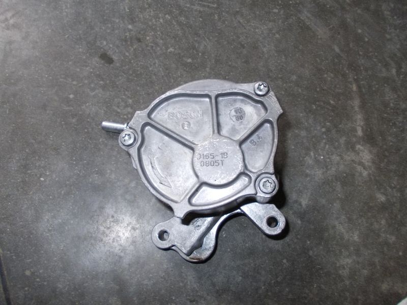 Depressore Pompa del vuoto Bosch D165-1B Fiat Scudo del 2008 codice motore RHR usato.