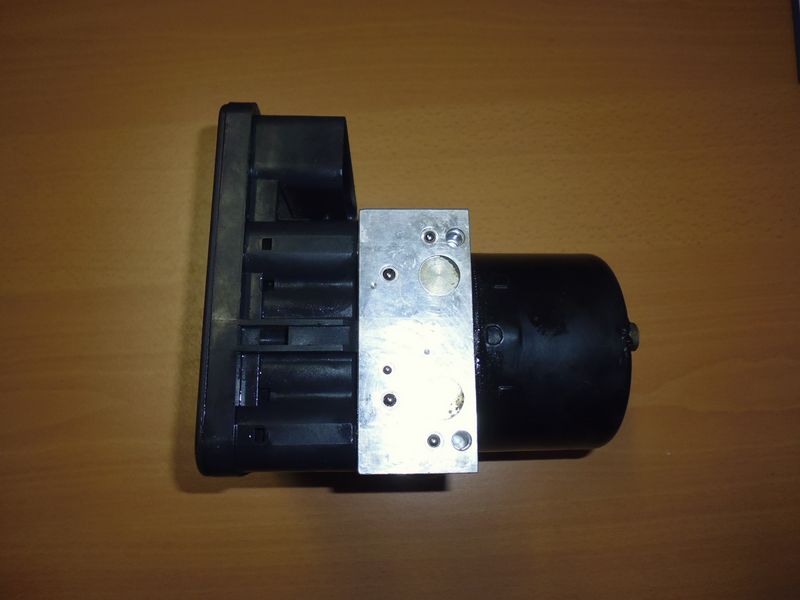Pompa ABS con centralina per Audi A3 codice 1K0907379K usata.
