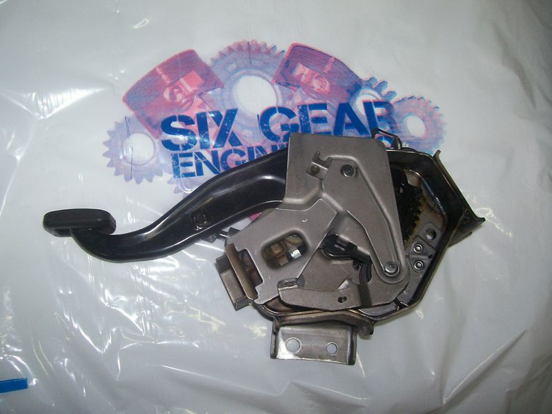 Pedale freno stazionamento per kia Carnival codice OK53B 44010B nuovo.