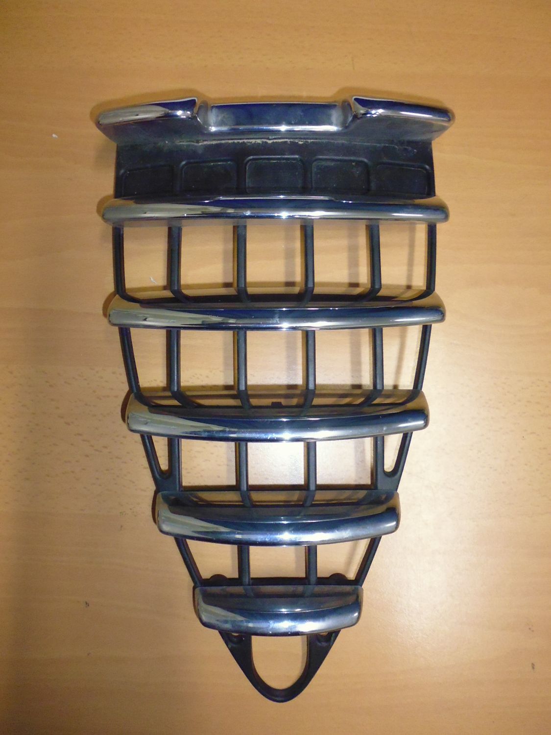 Griglia scudo paraurti anteriore Alfa Romeo 147 del 2002 usata. Griglia scudo paraurti anteriore Alfa Romeo 147 del 2002 usata.