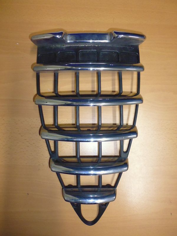 Griglia scudo paraurti anteriore Alfa Romeo 147 del 2002 usata.