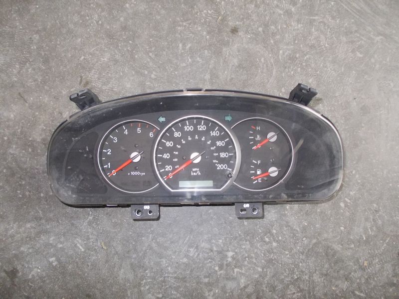 Plastiche varie per interni Kia Carnival - portaoggetti - maniglie - cruscotto - posacenere - consolle centrale - luci cortesia