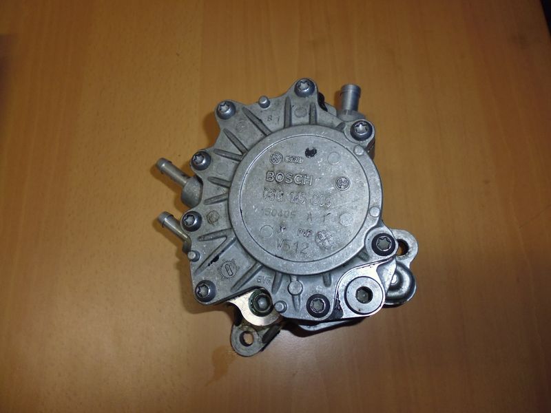 Depressore pompa del vuoto Volkswagen Audi codice 03G145209 usato.