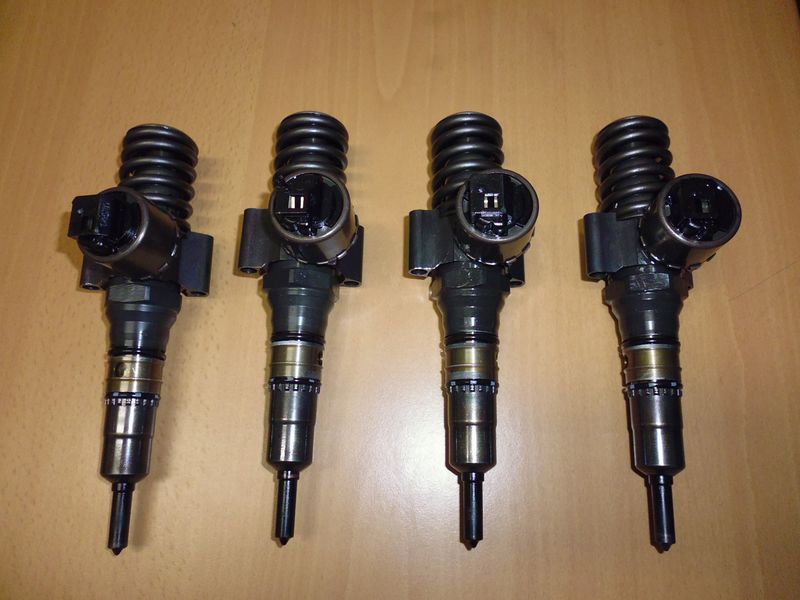 Iniettori gasolio per vetture Audi Volkswagen 2.0 TDI, usati.