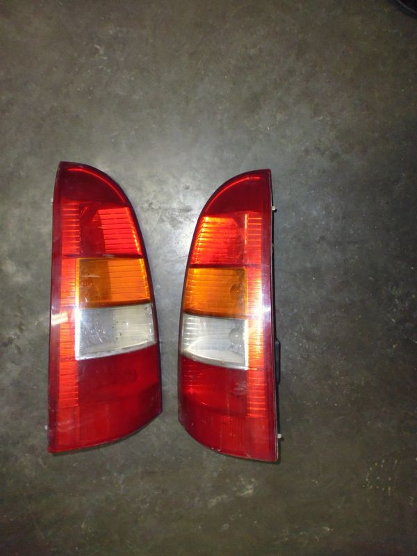 Fari posteriori Opel Astra 2.0 CDTI del 1998, usati.