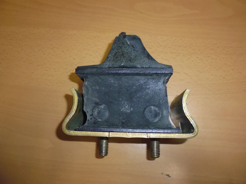Supporto elastico motore per Volkswagen LT codice 2D0199379E nuovo.