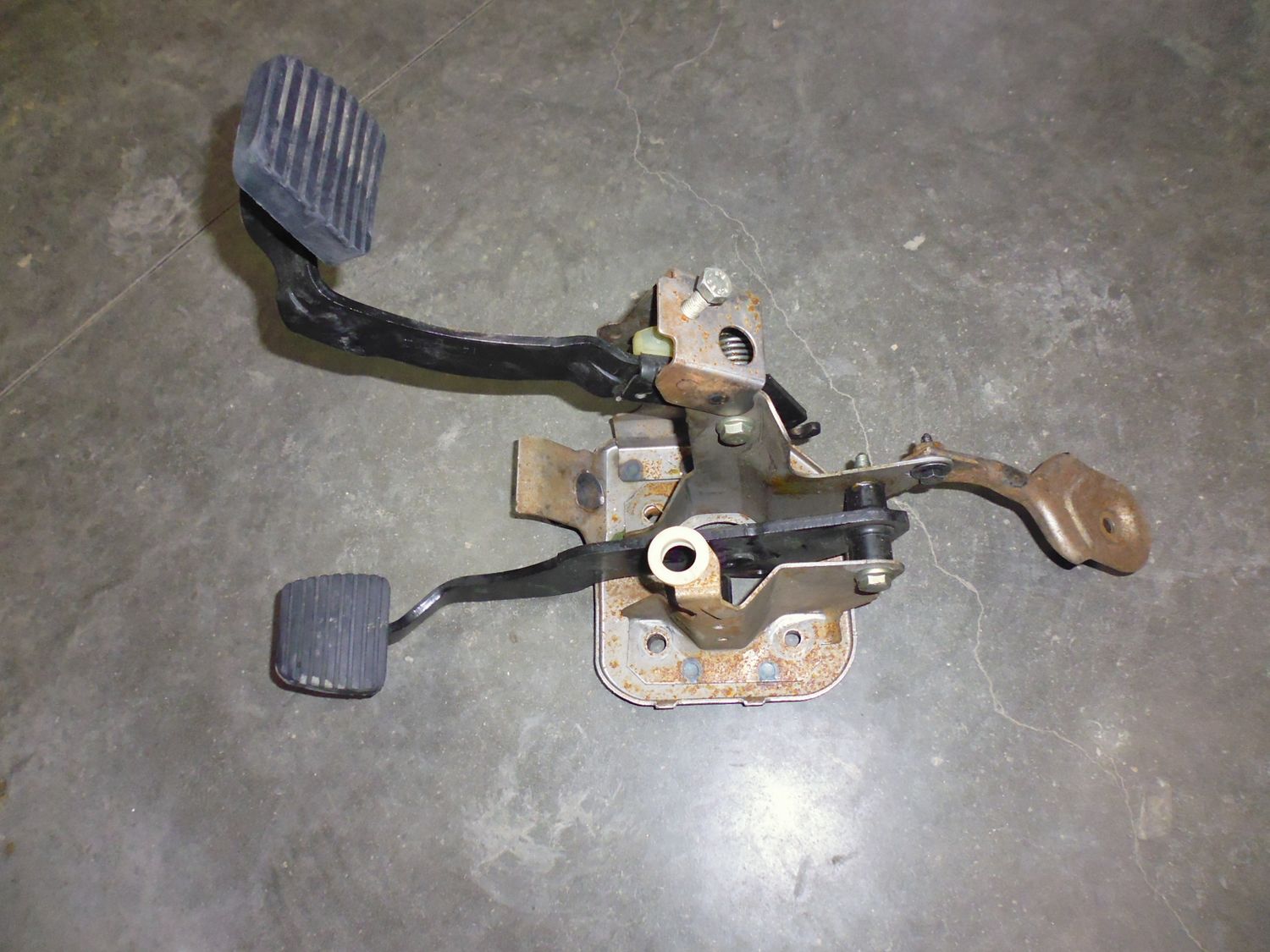 Pedaliera freno e frizione per Peugeot 206 usata.